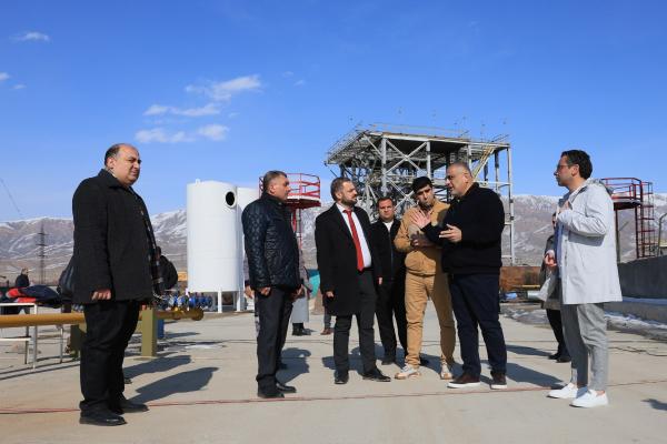 Էկոնոմիկայի նախարար Գևորգ Պապոյանն այցելել է Սուրենավանի նավթավերամշակման գործարան